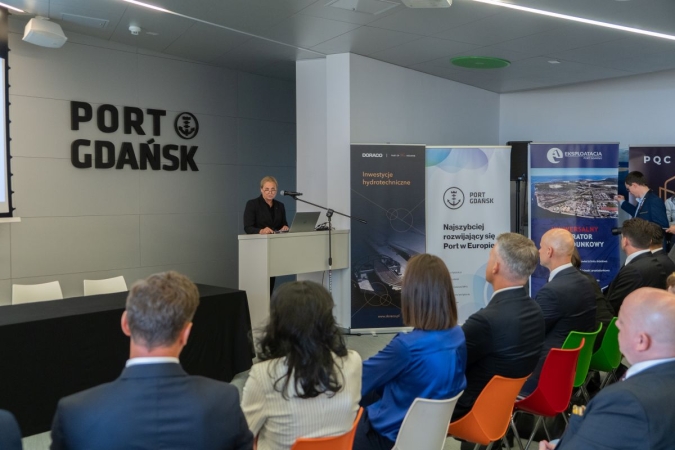 Dwa strategiczne projekty w Porcie Gdańsk wchodzą w fazę realizacji - przebudowa Nabrzeża Wiślanego i budowa terminalu Agro-GospodarkaMorska.pl