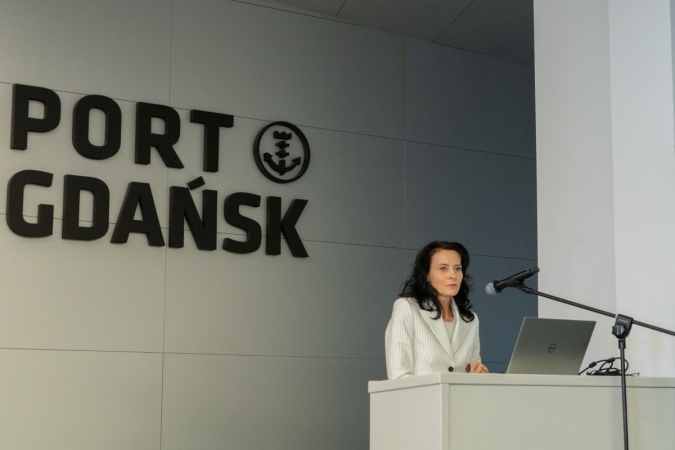 Dwa strategiczne projekty w Porcie Gdańsk wchodzą w fazę realizacji - przebudowa Nabrzeża Wiślanego i budowa terminalu Agro-GospodarkaMorska.pl