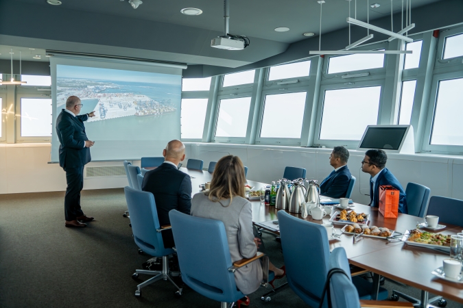 Delegacja Ambasady Bangladeszu z wizytą w Porcie Gdańsk -GospodarkaMorska.pl