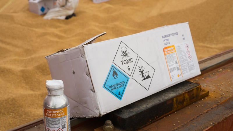 Hamilton ostrzega – uwaga na fumigowane zboże-GospodarkaMorska.pl