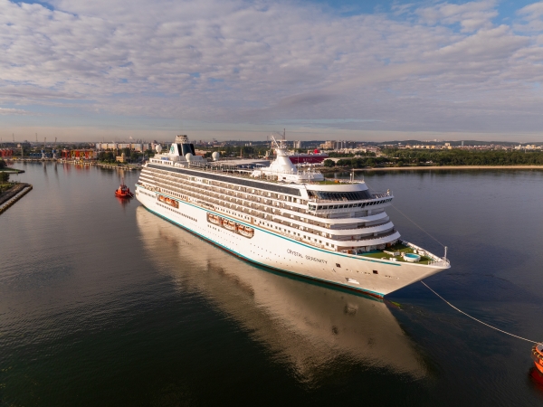 Wycieczkowiec Crystal Serenity w Porcie Gdańsk-GospodarkaMorska.pl