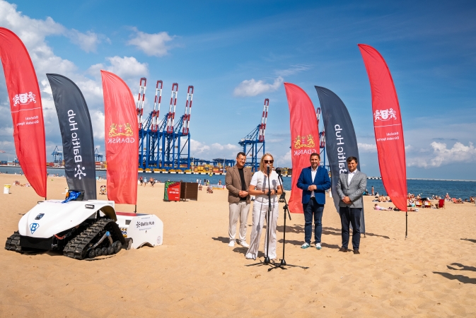 Autonomiczny robot sfinansowany przez Baltic Hub będzie czyścił plażę na Stogach-GospodarkaMorska.pl