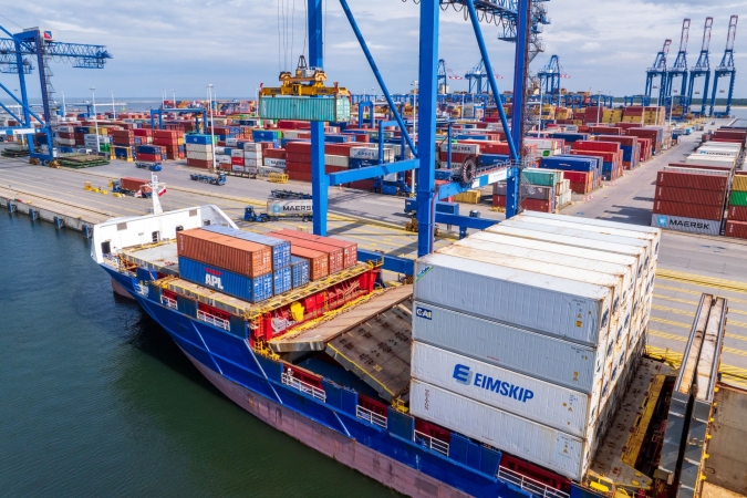 Nowy serwis CMA CGM już działa w Baltic Hub. Pierwsze statki pojawiają się w gdańskim terminalu-GospodarkaMorska.pl