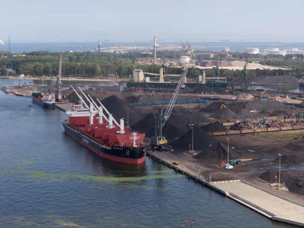 Port Gdański Eksploatacja nie zwalnia tempa – kolejne statki, kolejne przeładunki-GospodarkaMorska.pl