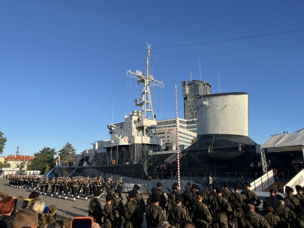 Przysięga żołnierzy Dobrowolnej Zasadniczej Służby Wojskowej w Gdyni-GospodarkaMorska.pl