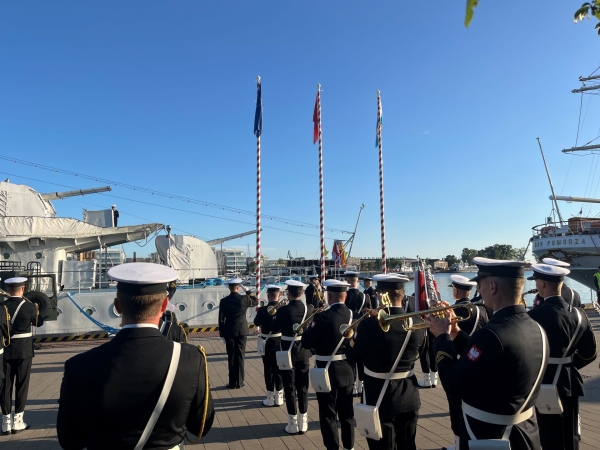 Przysięga żołnierzy Dobrowolnej Zasadniczej Służby Wojskowej w Gdyni-GospodarkaMorska.pl