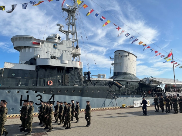 Przysięga żołnierzy Dobrowolnej Zasadniczej Służby Wojskowej w Gdyni-GospodarkaMorska.pl