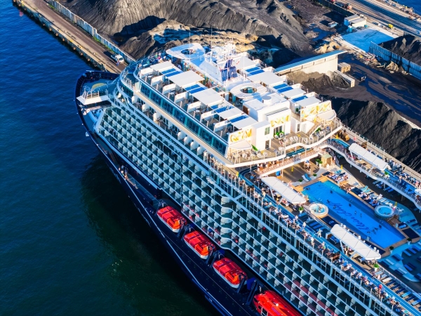 Bezemisyjny Mein Shiff 7 w Porcie Gdynia-GospodarkaMorska.pl