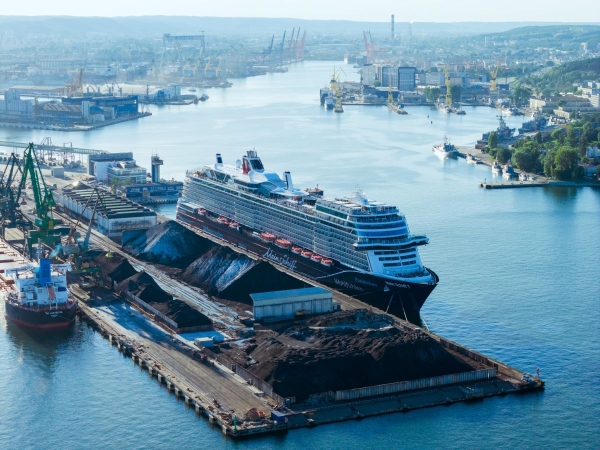 Bezemisyjny Mein Shiff 7 w Porcie Gdynia-GospodarkaMorska.pl