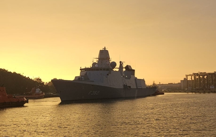 Czy „Miecznik” będzie podobny? Do Portu Gdańsk weszła interesująca, duńska fregata-GospodarkaMorska.pl