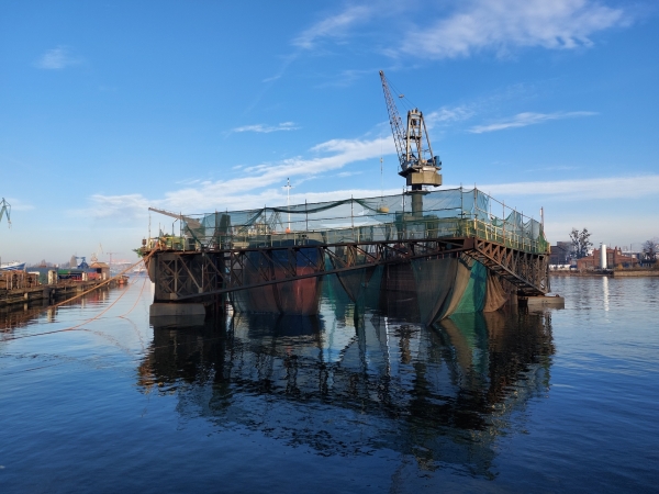 Stocznia Safe skupia się na remontach. 88-metrowy Isartal właśnie opuścił dok -GospodarkaMorska.pl