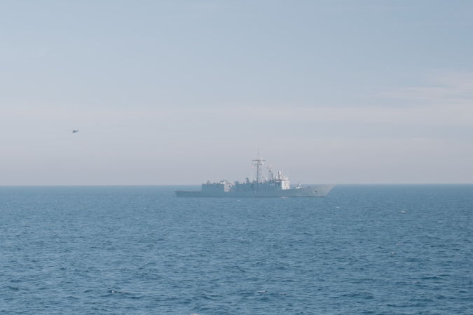 Strzelanie torpedowe i ostatni lot śmigłowców SH-2G. Popłynęliśmy na ćwiczenia Marynarki Wojennej [WIDEO] -GospodarkaMorska.pl