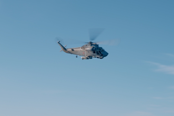 Strzelanie torpedowe i ostatni lot śmigłowców SH-2G. Popłynęliśmy na ćwiczenia Marynarki Wojennej [WIDEO] -GospodarkaMorska.pl