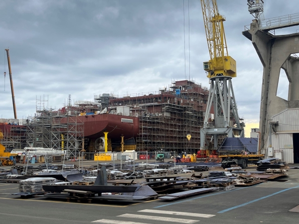 Tak to robią Włosi. Zobaczyliśmy jak powstają okręty podwodne i nawodne w Fincantieri-GospodarkaMorska.pl