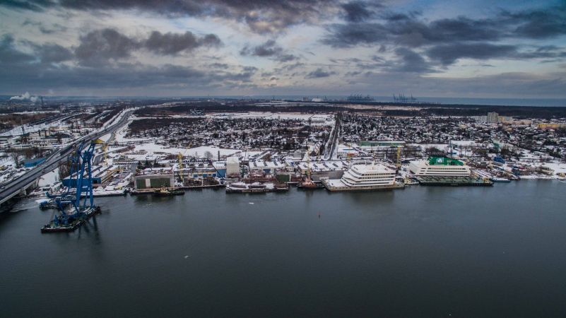 Gdańska stocznia Marine Projects Ltd. przekazała niemieckiemu odbiorcy dużą nadbudówkę na prom RoPax  [foto,wideo]-GospodarkaMorska.pl