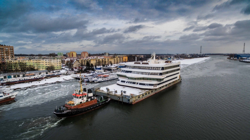 Gdańska stocznia Marine Projects Ltd. przekazała niemieckiemu odbiorcy dużą nadbudówkę na prom RoPax  [foto,wideo]-GospodarkaMorska.pl
