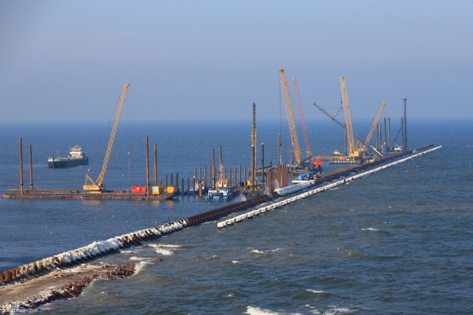 Falochron wschodni w Świnoujściu-GospodarkaMorska.pl