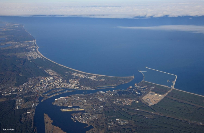 Falochron wschodni w Świnoujściu-GospodarkaMorska.pl