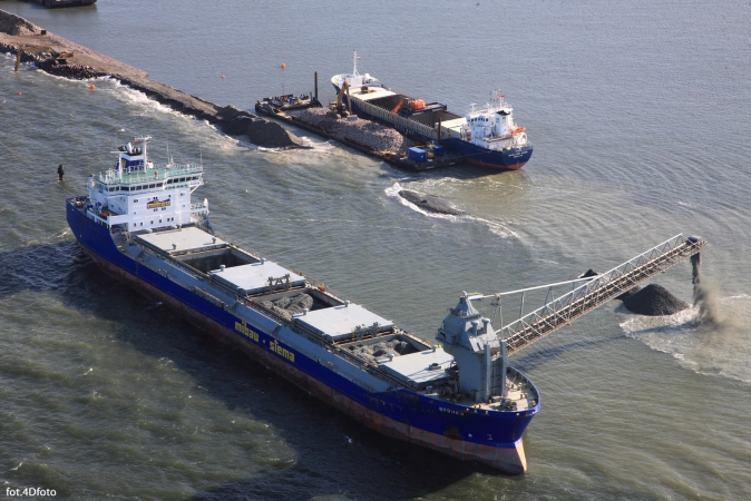 Falochron wschodni w Świnoujściu-GospodarkaMorska.pl