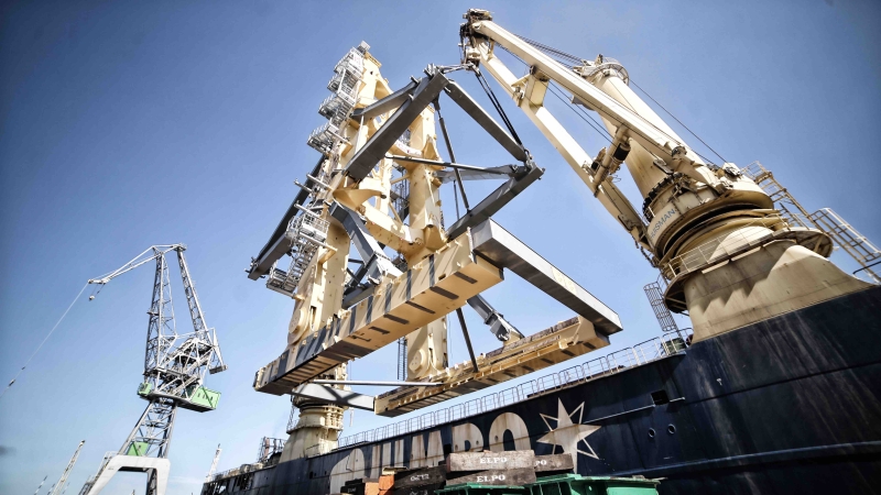 Transport gigantycznej wieży w EPG-GospodarkaMorska.pl