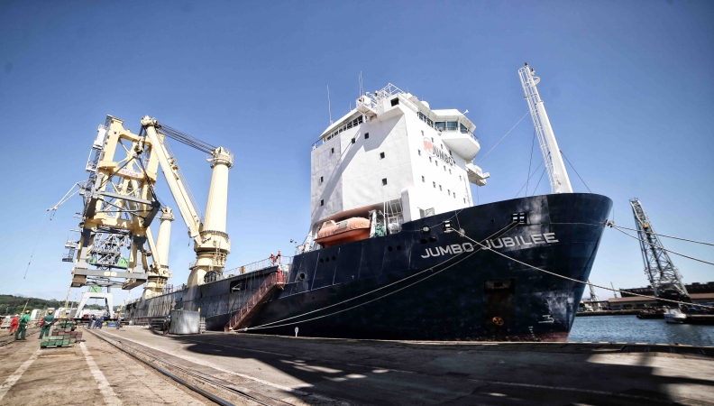 Transport gigantycznej wieży w EPG-GospodarkaMorska.pl