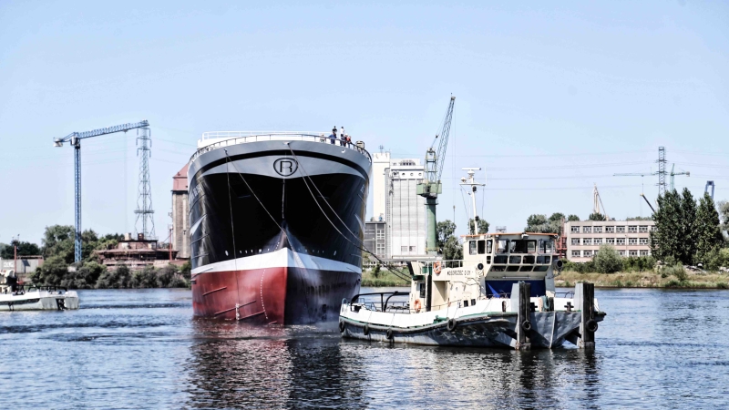 Podwójne wodowanie w stoczni Nauta-GospodarkaMorska.pl