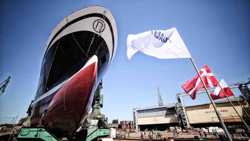 Podwójne wodowanie w stoczni Nauta-GospodarkaMorska.pl