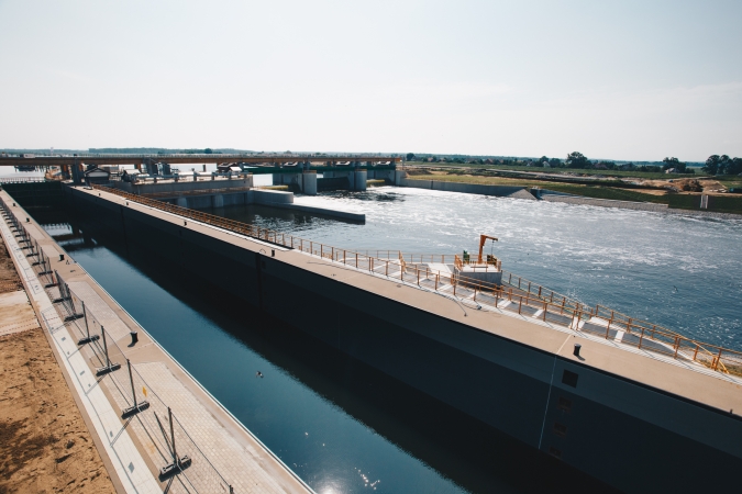 Śluza na stopniu wodnym w Malczycach otwarta. Minister Gróbarczyk: Ponad 20 lat nikt nie był w stanie jej dokończyć-GospodarkaMorska.pl