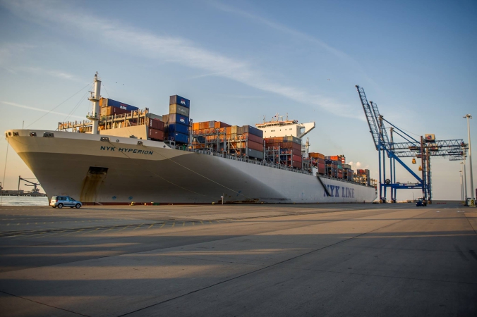 Do DCT Gdańsk zawinął czwarty statek w ramach aliansu G6 - kontenerowiec NYK Hyperion. Statek mierzy 366 metrów długości i 48 metrów szerokości. Należy do amratora NYK Line (Nippon Yusen Kaisha), zost-GospodarkaMorska.pl