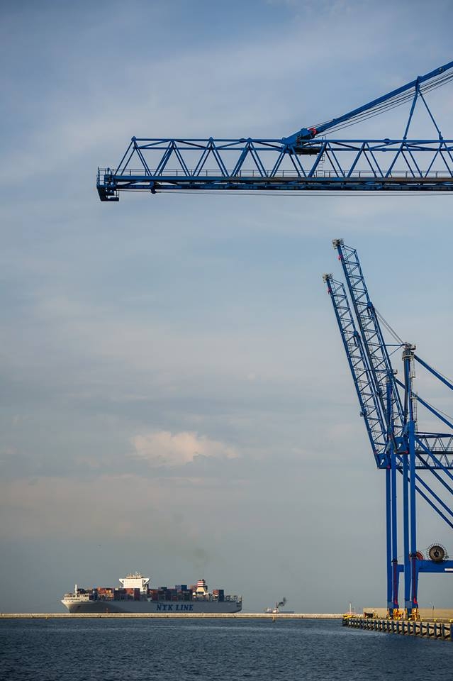 Do DCT Gdańsk zawinął czwarty statek w ramach aliansu G6 - kontenerowiec NYK Hyperion. Statek mierzy 366 metrów długości i 48 metrów szerokości. Należy do amratora NYK Line (Nippon Yusen Kaisha), zost-GospodarkaMorska.pl