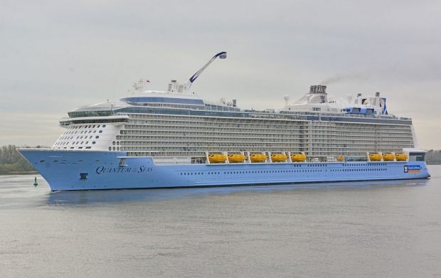 Quantum of the Seas. Długość: 348 metrów. Pojemność: 4905 pasażerów. Cena rejsu: od 371 euro za dwie noce.-GospodarkaMorska.pl