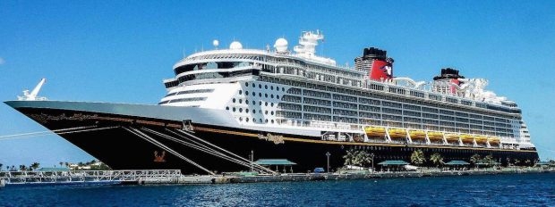 Disney Dream. Długość: 340 metrów. Pojemność: 4000 pasażerów. Cena rejsu: od 450 dolarów za trzy dni.-GospodarkaMorska.pl