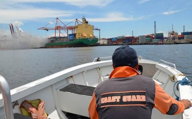 Pożar na pokładzie kontenerowca-GospodarkaMorska.pl