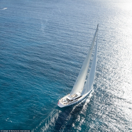 Twilight.Cena wywoławcza: 13,2 mln dol. Zbudowany w Turcji mierzy 38,14 metrów. Superjacht posiada m.in. zacienione miejsce, w  do kokpitu, przestronny Flybridge z miejscami dla 10 osób. Młody wnętrze-GospodarkaMorska.pl