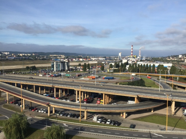 Widok z dachu portowego biurowca na terminal BCT w Gdyni-GospodarkaMorska.pl