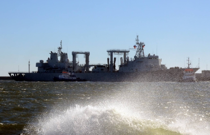 Okręty Chińskiej Armii Ludowo-Wyzwoleńczej w Gdyni.  Dzisiaj (7.10) po raz pierwszy w historii do polskiego portu weszły okręty Marynarki Wojennej Chin. W Gdyni zacumowały trzy jednostki: niszczyciel -GospodarkaMorska.pl