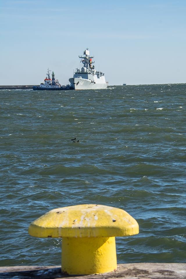 Okręty Chińskiej Armii Ludowo-Wyzwoleńczej w Gdyni.  Dzisiaj (7.10) po raz pierwszy w historii do polskiego portu weszły okręty Marynarki Wojennej Chin. W Gdyni zacumowały trzy jednostki: niszczyciel -GospodarkaMorska.pl