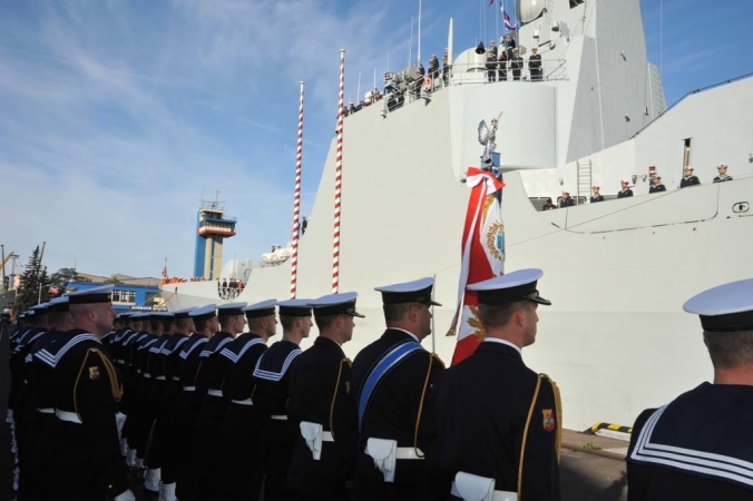 Okręty Chińskiej Armii Ludowo-Wyzwoleńczej w Gdyni.  Dzisiaj (7.10) po raz pierwszy w historii do polskiego portu weszły okręty Marynarki Wojennej Chin. W Gdyni zacumowały trzy jednostki: niszczyciel -GospodarkaMorska.pl