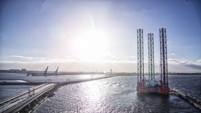 Naftoport za dnia i nocy-GospodarkaMorska.pl