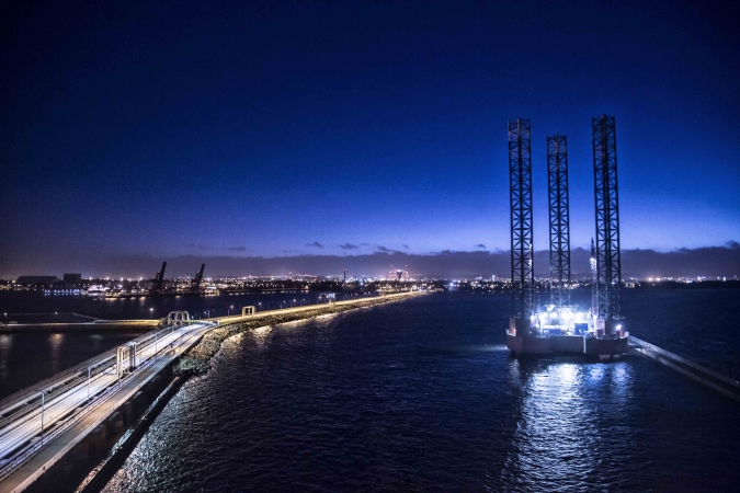 Naftoport za dnia i nocy-GospodarkaMorska.pl