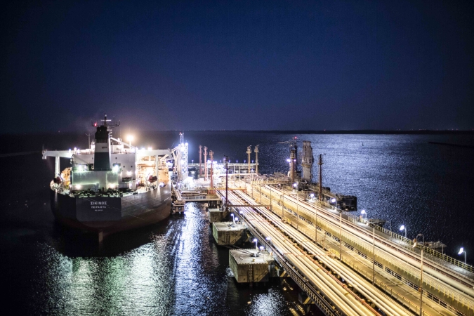 Naftoport za dnia i nocy-GospodarkaMorska.pl