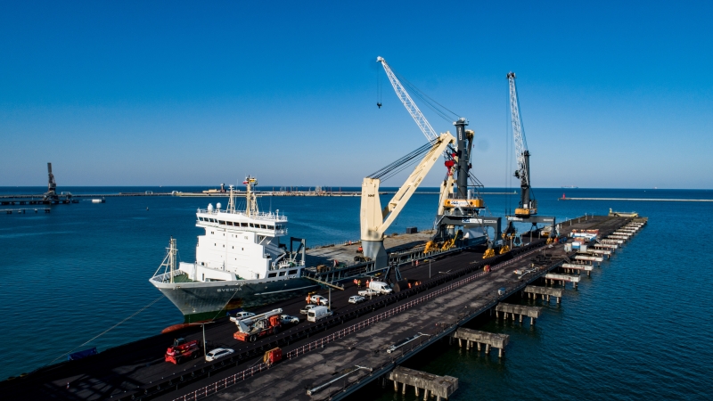 Port Gdańsk: Nowy żuraw Liebherr zwiększy zdolności przeładunkowe w Porcie Połnocnym [foto, wideo]-GospodarkaMorska.pl