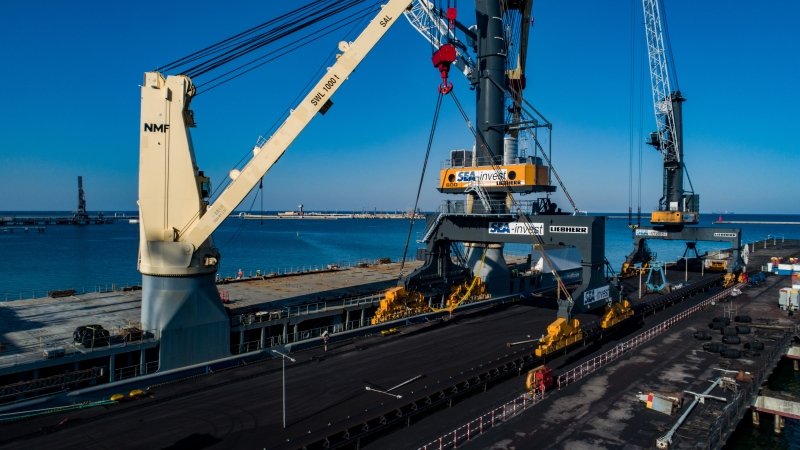Port Gdańsk: Nowy żuraw Liebherr zwiększy zdolności przeładunkowe w Porcie Połnocnym [foto, wideo]-GospodarkaMorska.pl