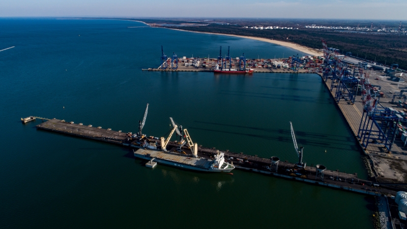 Port Gdańsk: Nowy żuraw Liebherr zwiększy zdolności przeładunkowe w Porcie Połnocnym [foto, wideo]-GospodarkaMorska.pl