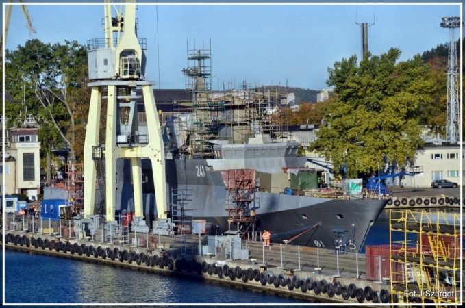 Patrolowiec Ślązak znów na lądzie-GospodarkaMorska.pl