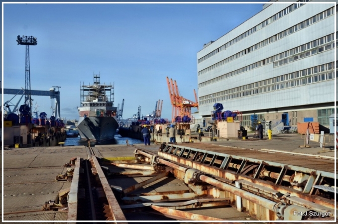 Patrolowiec Ślązak znów na lądzie-GospodarkaMorska.pl