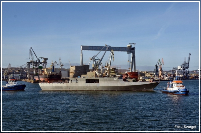 Patrolowiec Ślązak znów na lądzie-GospodarkaMorska.pl