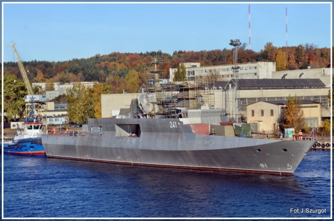 Patrolowiec Ślązak znów na lądzie-GospodarkaMorska.pl