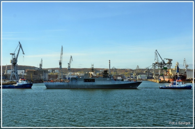 Patrolowiec Ślązak znów na lądzie-GospodarkaMorska.pl