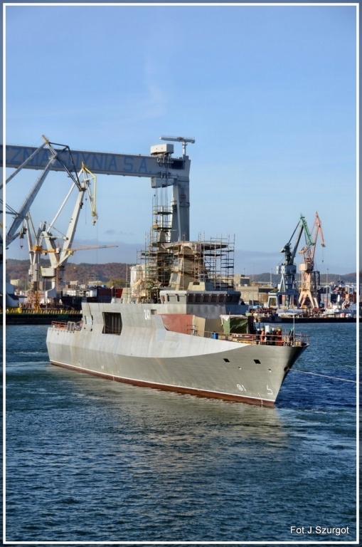 Patrolowiec Ślązak znów na lądzie-GospodarkaMorska.pl